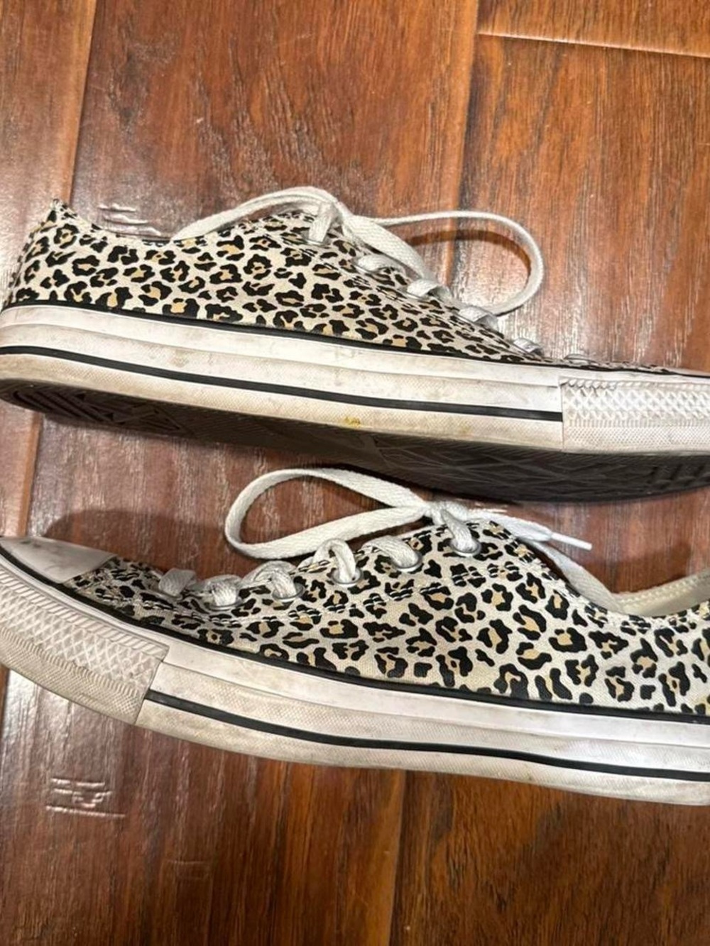 Converse Chuck Taylor Cheetah Leopard Print Low Top Sneakers - Picture 2 of 7